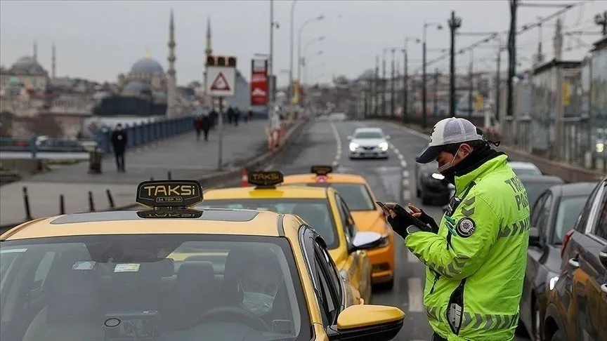 İçişleri Bakanlığı genelgesi ile sokağa çıkma yasağı detayları yayınlandı! 29 Nisan- 17 Mayıs Sokağa çıkma yasağında kimler muaf olacak, tam kapanma ne zaman bitiyor?