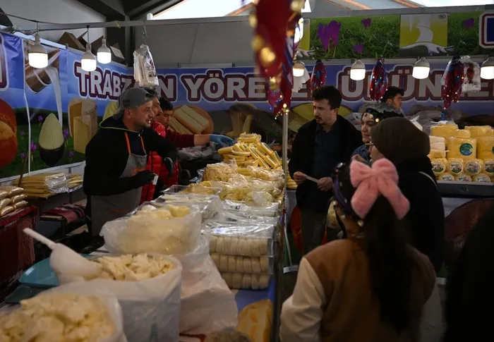 karadenizin-el-emegi-baskentte-trabzon-gunlerinde-yoresel-urunlere-yogun-ilgi-1775906270573.jpeg