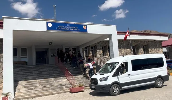 intihar-denilmisti-cinayet-cikti-14-yasindaki-damlanurun-olumunde-infaz-iddiasi-telefonundan-cikan-mesaj-kan-d-1786196337486.jpg
