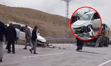 Van'da sağanak yolu felakete çevirdi, araç bariyerde asılı kaldı! Feci kazada yaralılar var #van