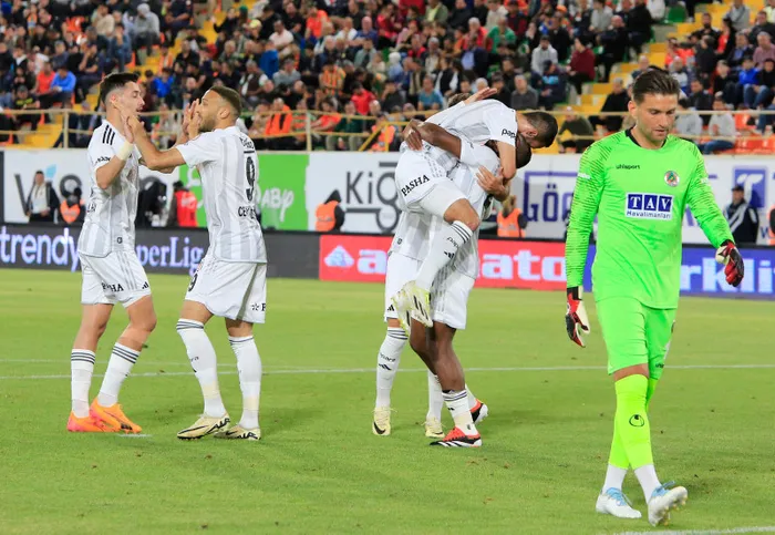son-dakika-besiktas-haberi-ali-gultikenden-besiktas-yorumu-gencleri-kazanarak-tamamladi-1715575527947.jpg