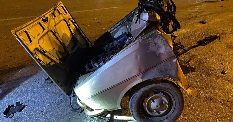 Sinop’ta feci kaza! Otomobil ikiye ayrıldı: Ölü ve yaralılar var