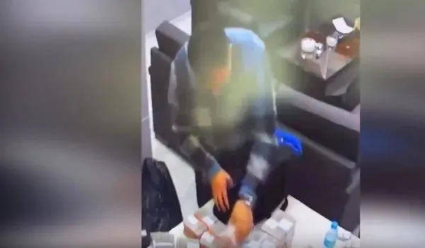 CHP’deki kirli para trafiğinin kilit ismi İmamoğlu’nun ihalecisi Özgür Karabat