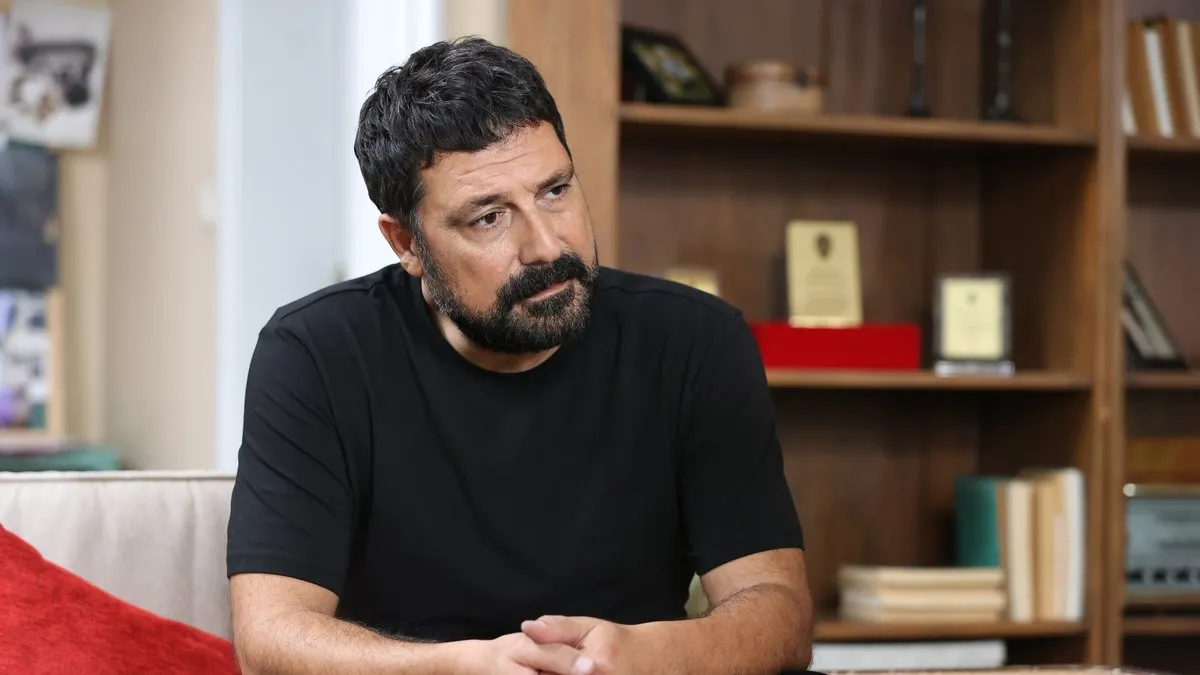 Bülent İnal’dan duygu dolu şiir performansı