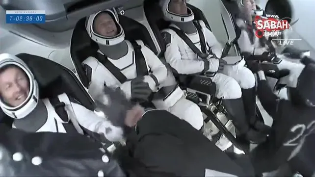 SpaceX uzaya 4 astronot gönderdi | Video
