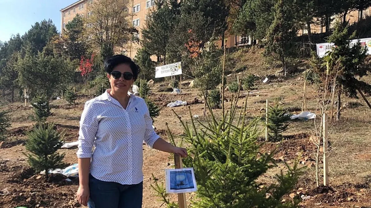 Bolu’da kahreden olay: Oğlunun mezarı başında kalp krizi geçiren anne hayatını kaybetti! Bolu’da kahreden olay: Oğlunun mezarı başında kalp krizi geçiren anne hayatını kaybetti!