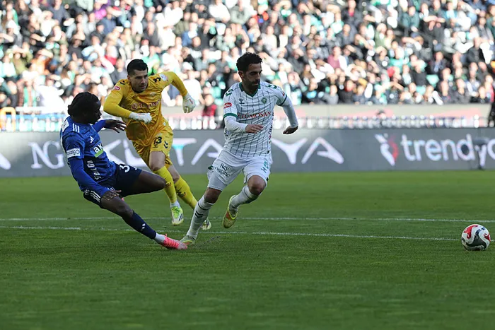 konyaspor-ile-kasimpasa-puanlari-paylasti-1772982443840.jpeg