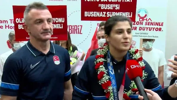 Türkiye'ye dönen Olimpiyat Şampiyonu Busenaz Sürmenli'den Alltın Madalya açıklaması