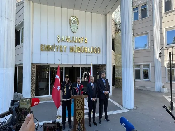 sanliurfa-merkezli-11-ilde-uyusturucu-saticilarina-operasyon-362-supheli-hakkinda-yakalama-karari-1782810049986.jpg