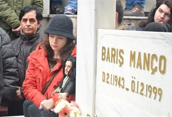 Barış Manço kabri başında anıldı
