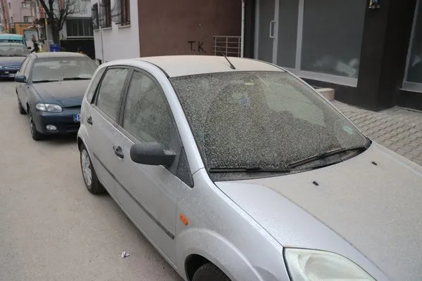 Bolu'da araçlar çamura bulandı