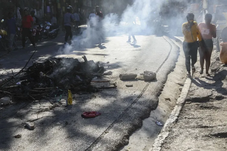 Haiti’de şiddet olayları artıyor: Halk güvenlik güçleriyle birlikte çatıştı