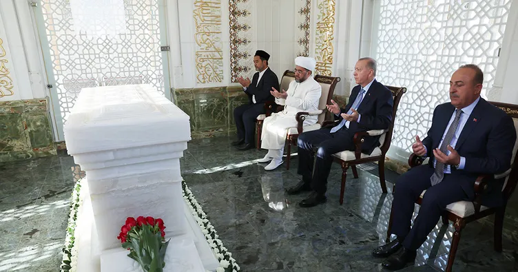 Başkan Erdoğan, Semerkant’ta Hz. Hızır Türbesi’ni ziyaret etti