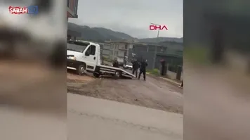 Öfkeli sürücü ortalığı birbirine kattı!