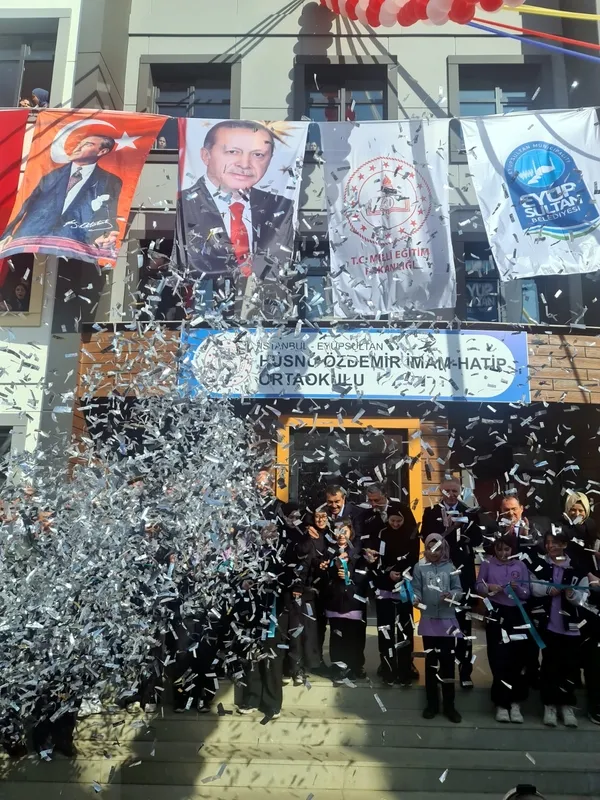 eyupsultanda-hayirseverlerin-ve-devletin-yaptirdigi-okullar-acildi-1708689234838.jpg