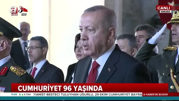 Cumhurbaşkanı Erdoğan ve Devlet Erkanı, Anıtkabir'de saygı duruşunda bulundu