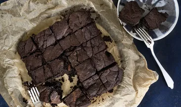 Pastaneler bu tarifi saklıyor! Tam kıvamında brownie tarifi