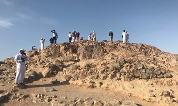 Medine’de kutlu mekanlara ziyaret