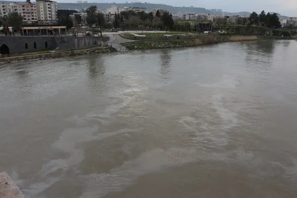 petrol-boru-hattindaki-patlak-dicle-nehri-petrole-burundu-1774714875415.jpg