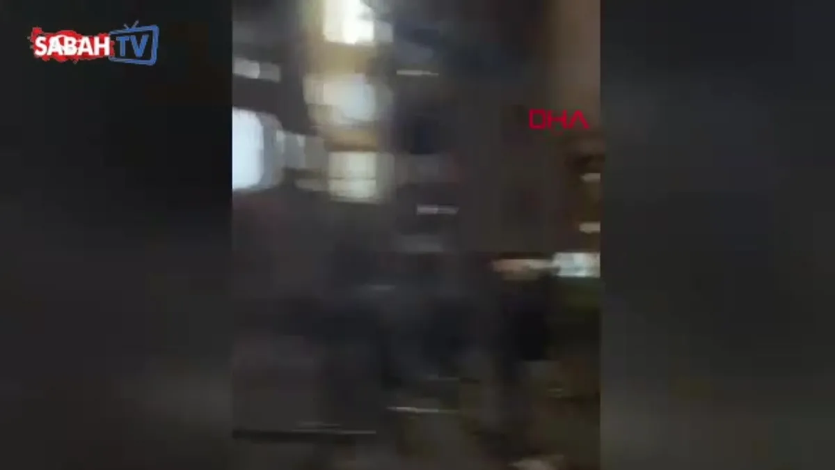 Arad kenti füzelerle vuruldu; 6 ölü, 100’ün üzerinde yaralı videosunu izle Arad kenti füzelerle vuruldu; 6 ölü, 100’ün üzerinde yaralı videosunu izle