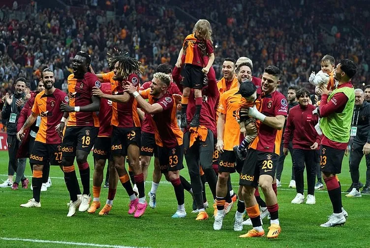 Son dakika Galatasaray transfer haberleri: Galatasaray’dan flaş golcü hamlesi! Fenerbahçe de devrede...