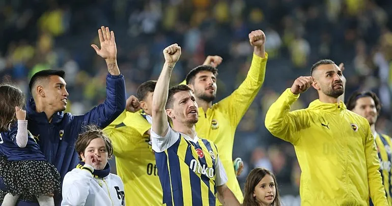 Fenerbaçhe haberleri: Fenerbahçe'nin yıldızlarına teklif yağmuru! Tam 8 oyuncu Avrupa yolcusu...
