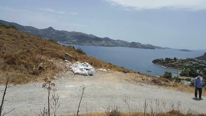 Bodrum'da Si̇t Alanı Moloz Atıklarıyla Doldu! 2 bodrumda sit alani moloz atiklariyla doldu 1592314931605