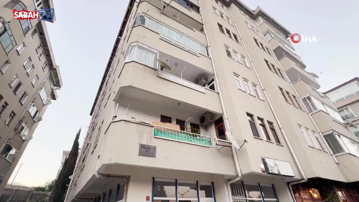 Balkondaki saksının aşırı ısınması nedeniyle yangın çıktı! Vatandaşlar müdahale etti | Video videosunu izle Balkondaki saksının aşırı ısınması nedeniyle yangın çıktı! Vatandaşlar müdahale etti | Video videosunu izle