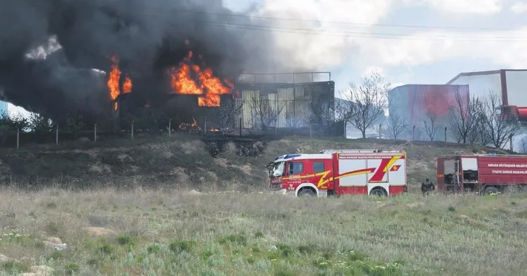 Köpük aracı yolda kaldı 2 can gitti