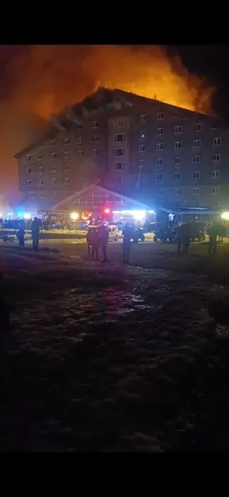 Restoran görevlisi gençler o anları SABAH gazetesine anlattı Hemşire kadın kendisini 10. Kattan aşağı bıraktı
