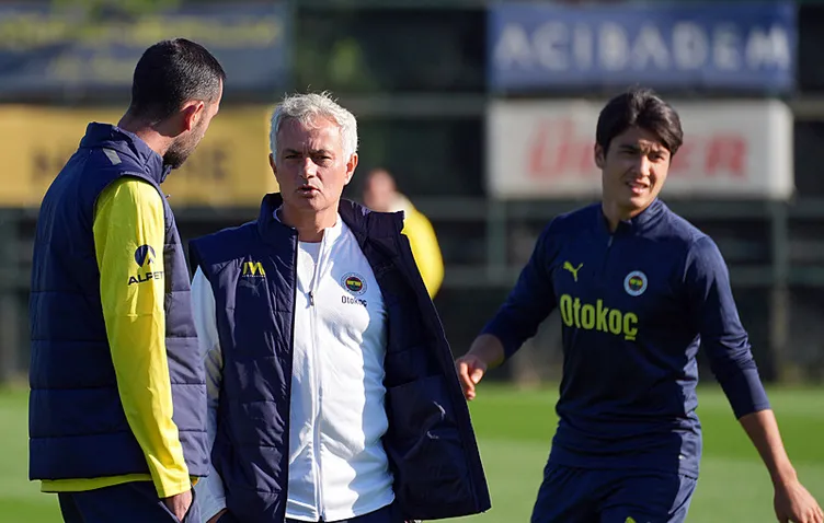 Son dakika Fenerbahçe haberi: Mourinho, Oosterwolde yerine onu istedi! İşte Fenerbahçe’nin yeni sol beki...