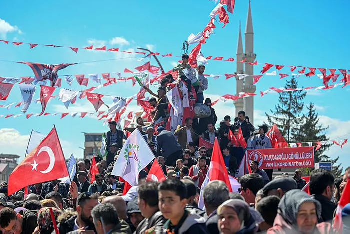 Türkiye Gaziler ve Şehit Aileleri Vakfı Başkanı Lokman Aylar: Millet olarak pazarlığı görüyoruz