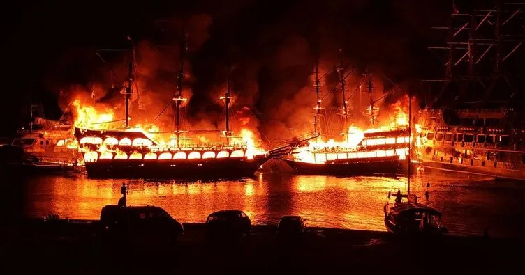 Alanya’da 4 tekne cayır cayır yandı