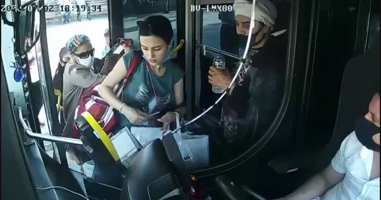 Otobüse binen kadının cüzdanını böyle çaldılar
