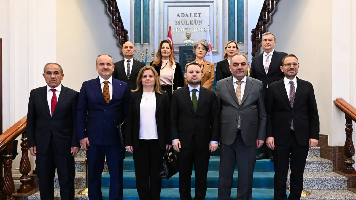 Bakan Gürlek: “Yargıyı el birliğiyle daha da hızlandıracağız” Bakan Gürlek: “Yargıyı el birliğiyle daha da hızlandıracağız”