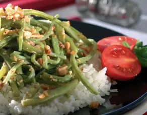 Kuruyemişli Pirinçli Çalı Fasulye