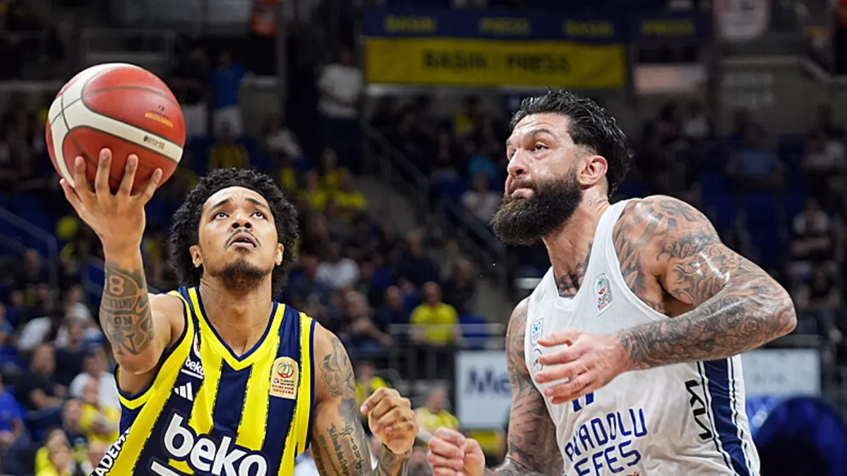 Anadolu Efes’te Vincent Poirier ameliyat oldu! Anadolu Efes’te Vincent Poirier ameliyat oldu!