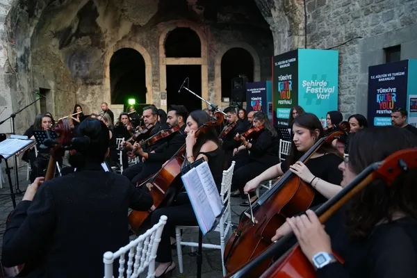 trabzon-kultur-yolu-festivalinde-5-gununde-de-etkinlikler-devam-etti-1781108353312.jpg