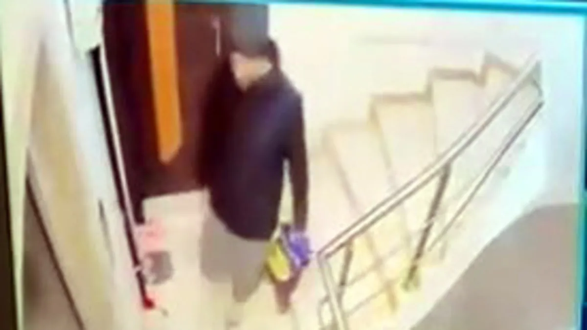 SON DAKİKA… İstanbul Avcılar’da hırsız kameraya böyle yakalandı: Beğendiği ayakkabıları tek tek poşete koyup… SON DAKİKA… İstanbul Avcılar’da hırsız kameraya böyle yakalandı: Beğendiği ayakkabıları tek tek poşete koyup…