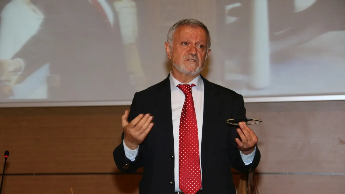 Bir düğün tebriğiyle evinden ve parasından oldu: Dost kazığı Bir düğün tebriğiyle evinden ve parasından oldu: Dost kazığı