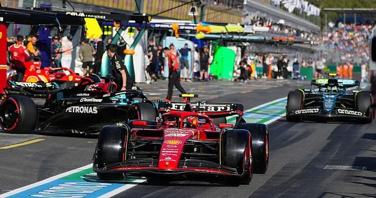 Avustralya Grand Prix’sini C. Sainz kazandı! Verstappen yarış dışı