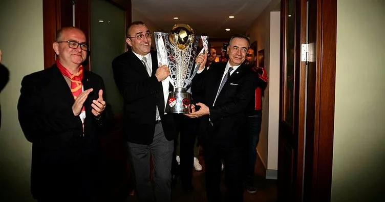 Galatasaray’da kutlamalar cemiyette devam etti