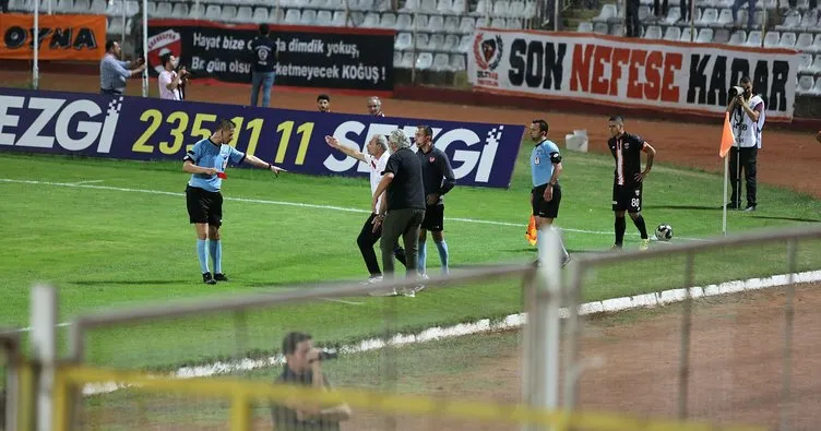 Engin İpekoğlu, ilk maçında kırmızı kart gördü