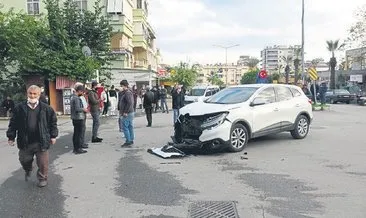 Anamur’da iki kadın sürücü kaza yaptı