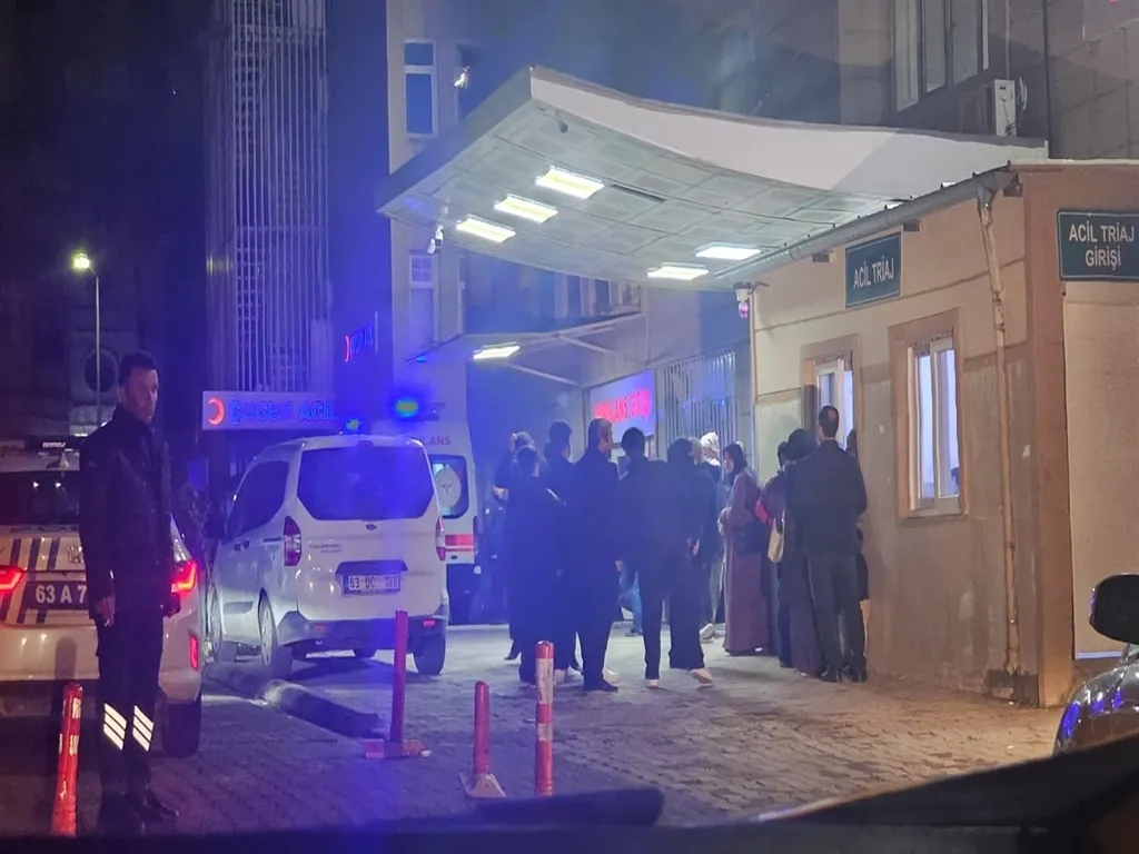 Şanlıurfa’da gece yarısı vahşet! 20 yaşındaki genç evine dönerken boğazından bıçaklandı: Polis katilin peşinde