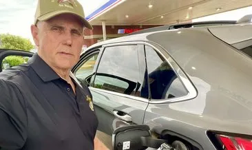 Aracına yakıt alan eski ABD Başkan Yardımcısı Pence, fiyatlara sitem etti