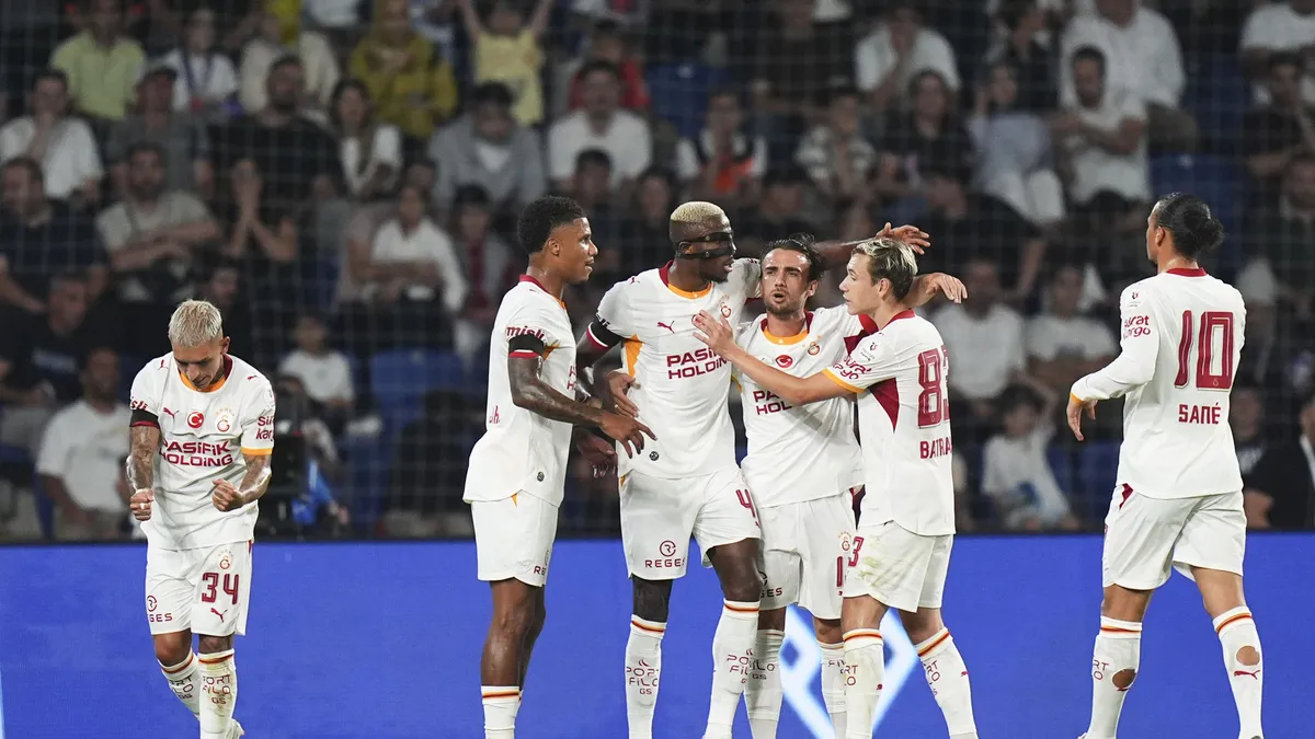 Son dakika haberi | Galatasaray, Başakşehir'i 3 golle devirdi! haber görseli
