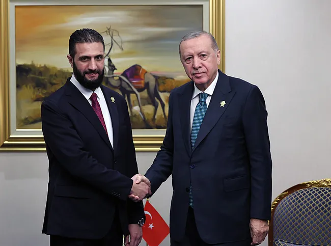 baskan-erdogandan-katarda-diplomasi-trafigi-pes-pese-kritik-temaslar-1757950222924.jpeg Başkan Erdoğan'dan Katar'da diplomasi trafiği! Peş peşe kritik temaslar