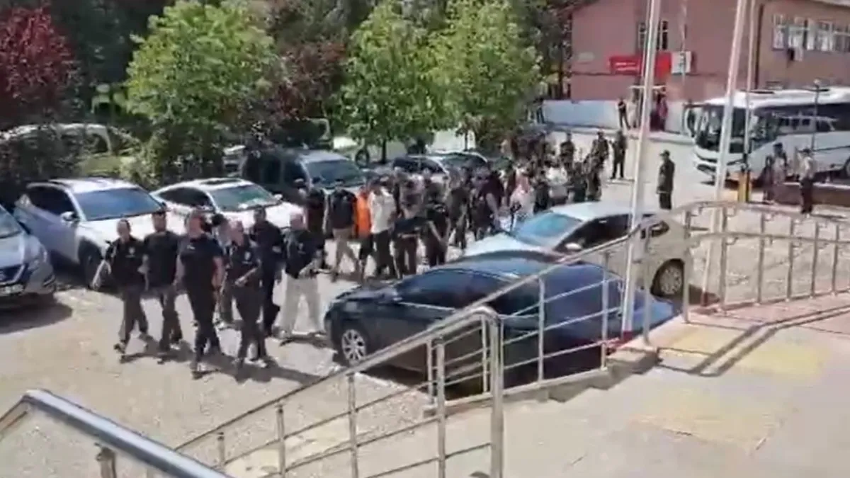 203 milyarlık yasa dışı bahis ağına üçüncü dalga operasyon! 25 tutuklama 203 milyarlık yasa dışı bahis ağına üçüncü dalga operasyon! 25 tutuklama
