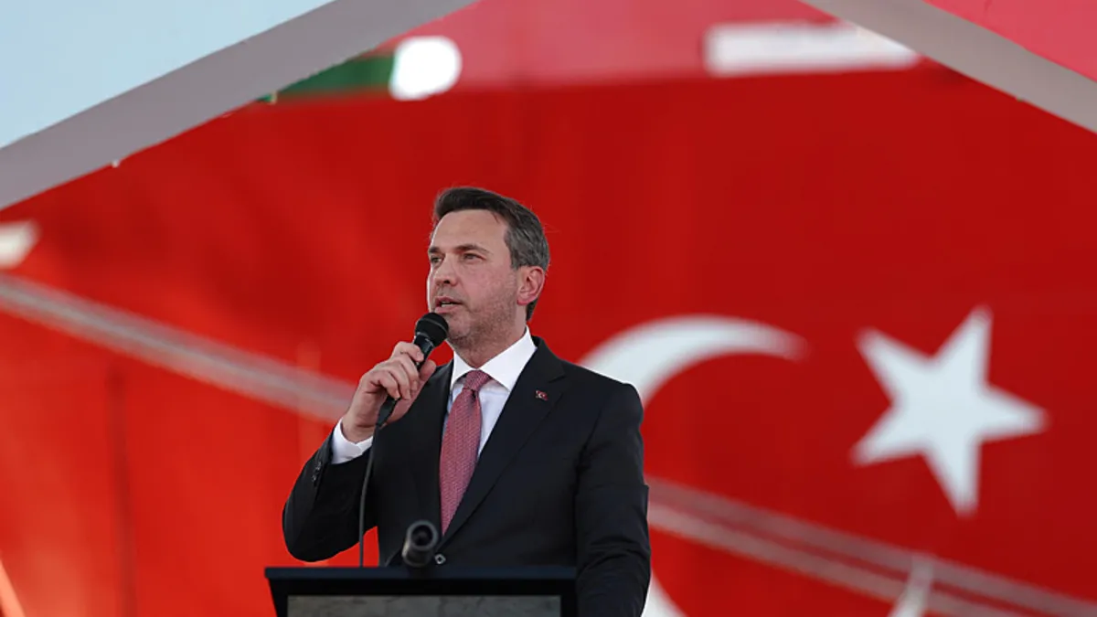 Bakan Bayraktar: Türk petrol ve doğalgaz aramacılığında yeni bir dönem başlıyor Bakan Bayraktar: Türk petrol ve doğalgaz aramacılığında yeni bir dönem başlıyor